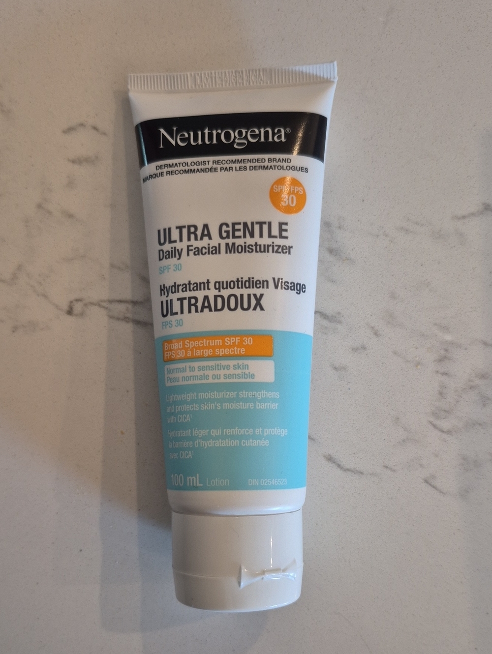 Neutrogena Ultra Gentle Daily Facial Moisturizer - White, Light Blue & Orange